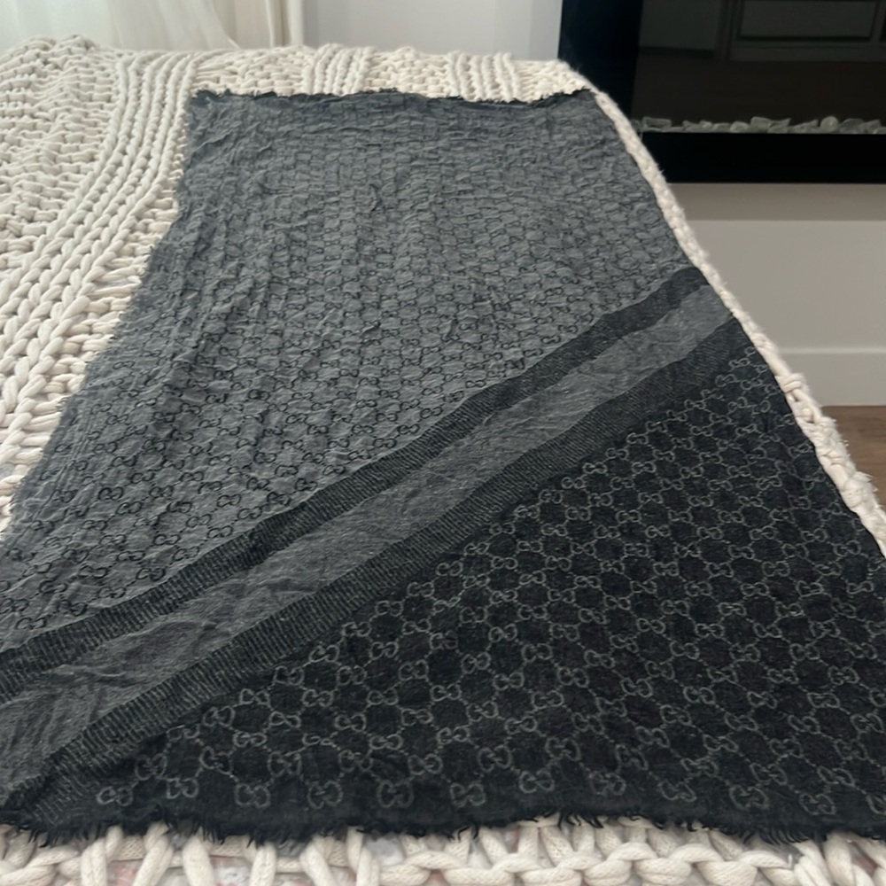 Gucci scarf